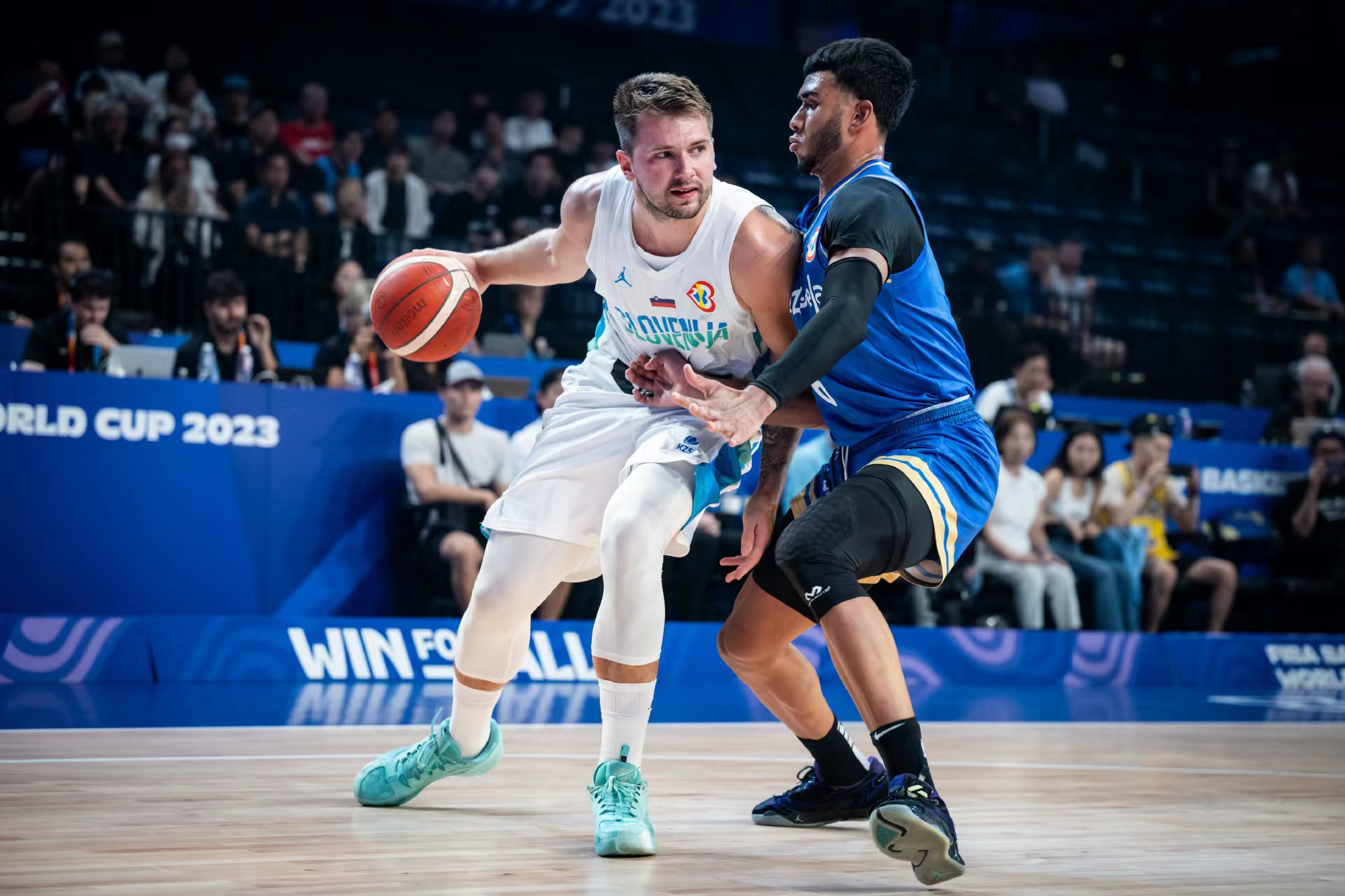 Lone Ranger-stil fører Doncic det slovenske hold til det internationale verdensmesterskab i basketball